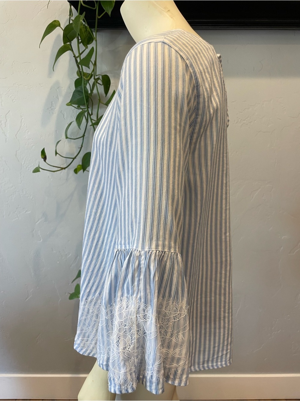 New Blue Rain vertical Stripe lace trim Bell-Sleeve cotton blend Boho Top M
